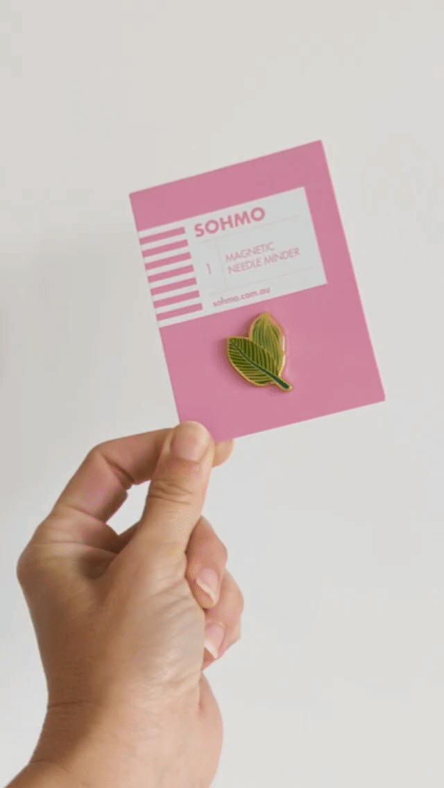 SOHMO Tropical Leaves Needle Minder - Enamel Magnetic Needle Minder