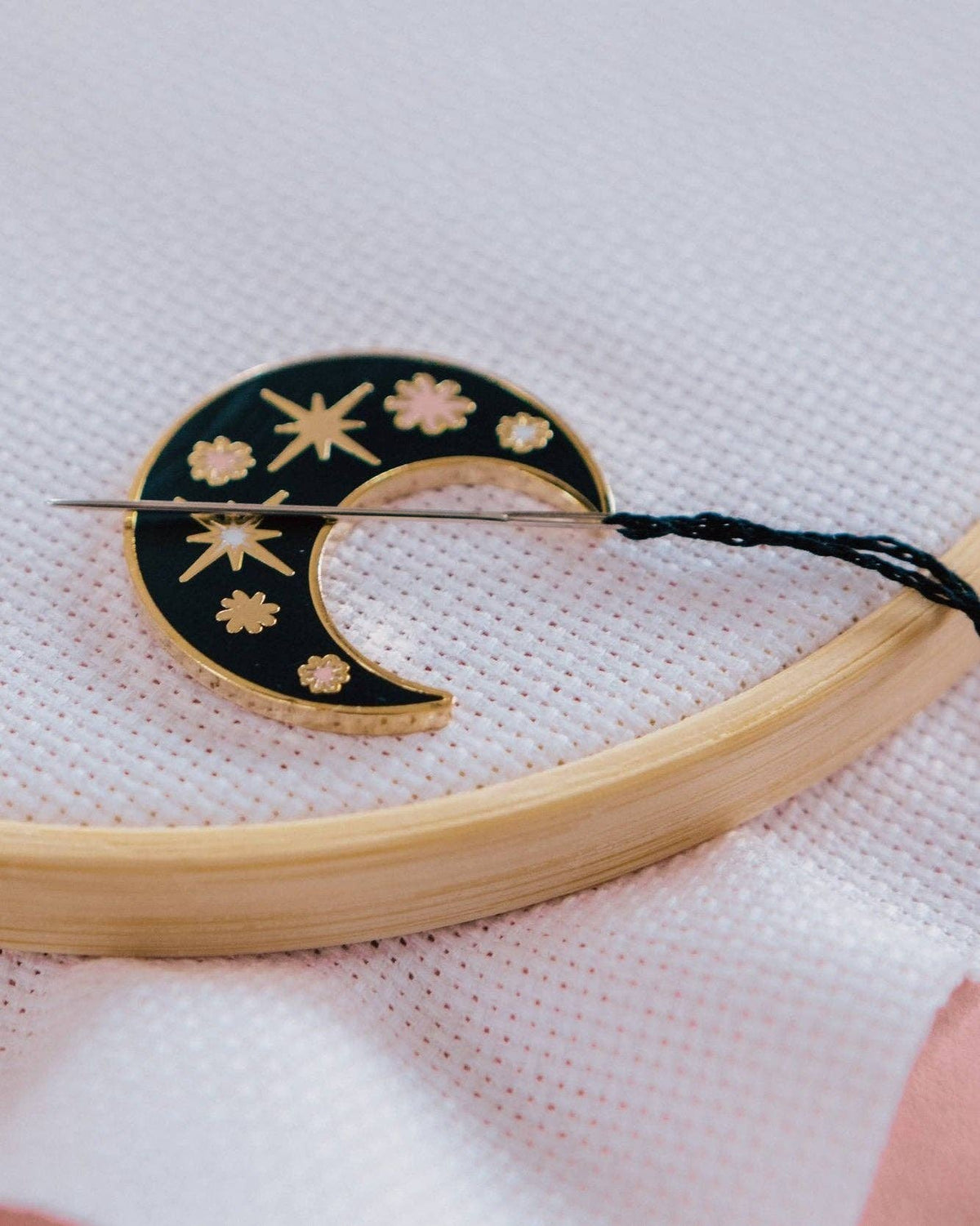 Needle minders