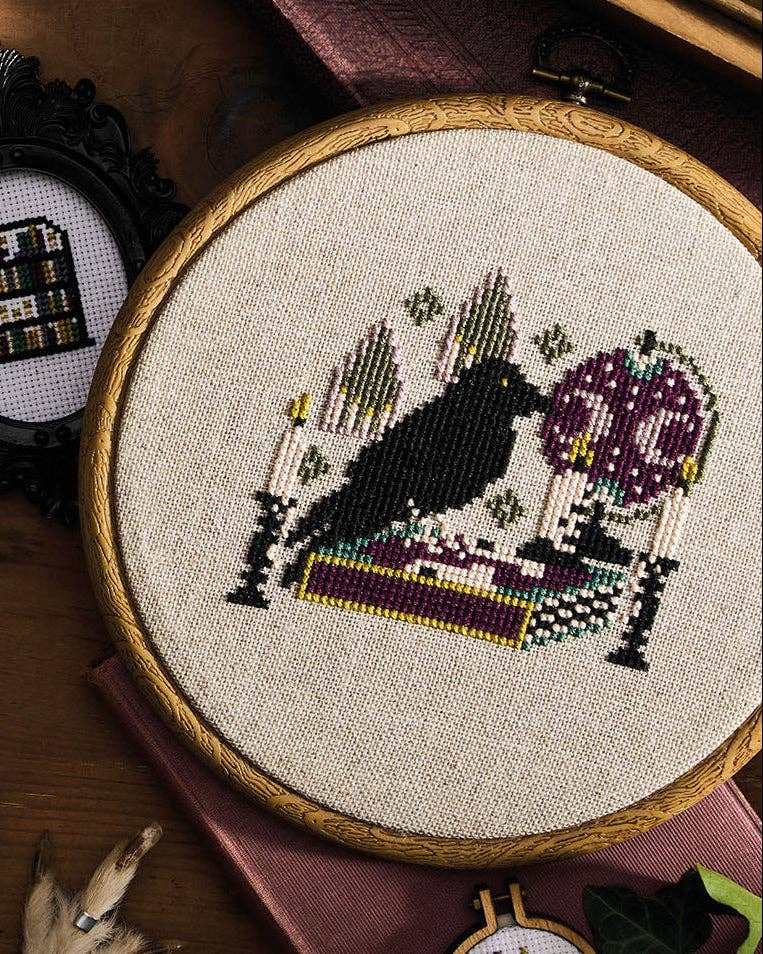 Round Woodgrain Flexi Embroidery Display Hoop - 6 inch